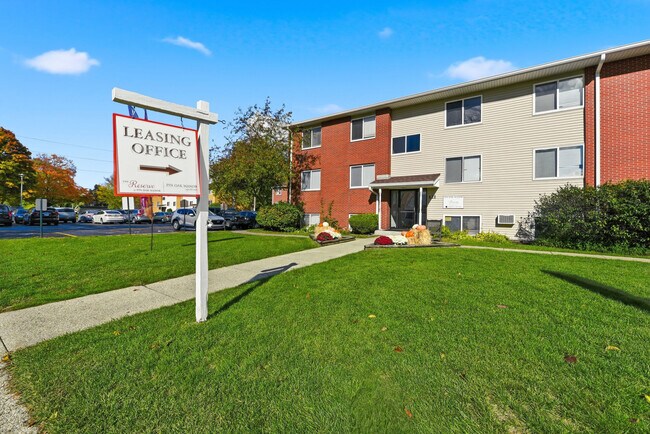 Pin Oak Manor Apartments