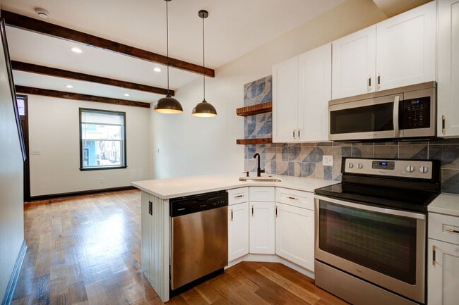 Photo - 3007 W Fletcher St Unidad 3007 W Fletcher Str