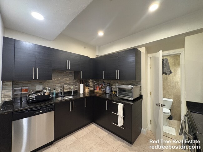 Photo - 1203 Beacon St Unit 6