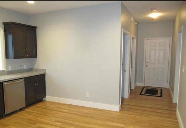 Photo - 539 Southbridge St Unidad 3