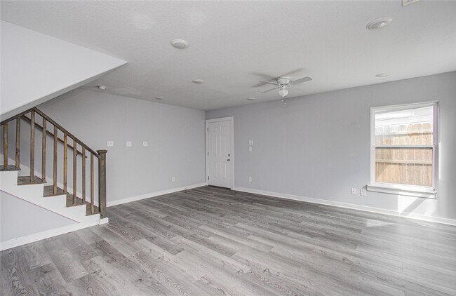 Photo - 4616 Shreveport Blvd Unit B