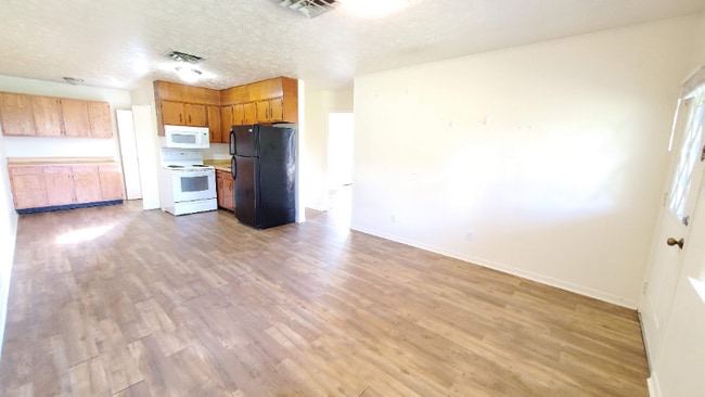 Photo - 210 Bolton Cir Unit 3