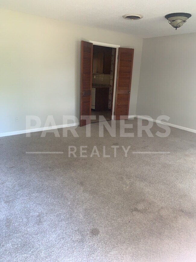 Photo - 4508 Rainbow Rd