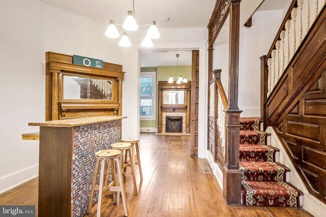 Photo - 30 R St NW
