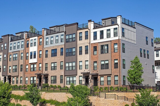 Building Photo - Pet-Friendly Brookhill Commons Townhome-Style Condo Unit A