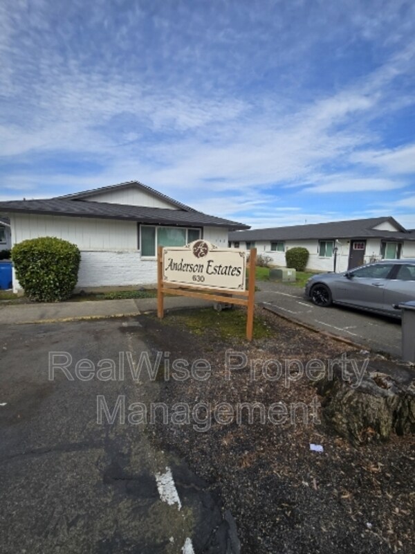 Photo - 614 NE Anderson St