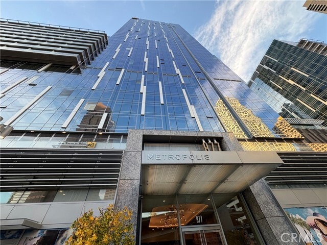 Building Photo - 877 Francisco St Unit 1521