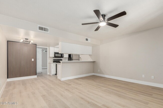 Building Photo - 8838 North 8th St Unit B12 Rental
