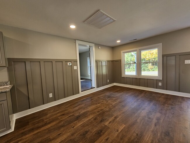 Photo - 2113 Delview Rd