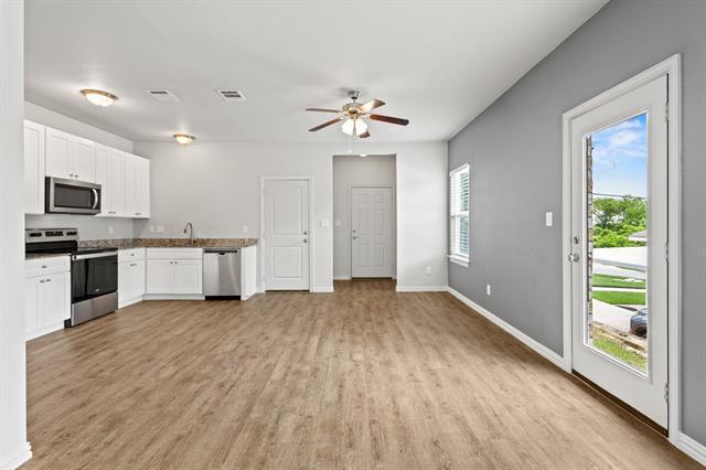 Building Photo - 2020 E Myrtle St Rental