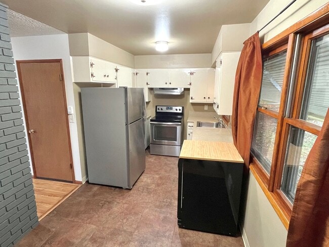 Photo - Classic Mill Park ranch-style home, 3 bedroom, 1 bathroom with large fenced yard