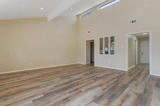 Photo - 4717 62nd St