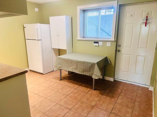 Photo - 3935 Southwood St