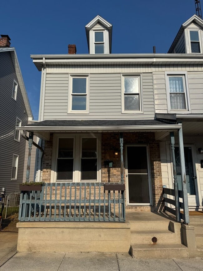 Building Photo - 638 N Franklin St