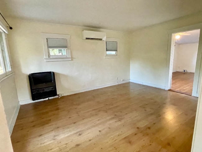 Photo - 1772 Brigden Rd
