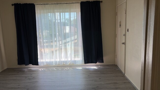 Photo - 1286 W 36th St Unidad 4