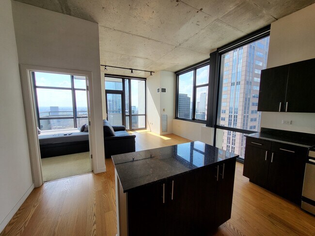 Photo - 235 W Van Buren St Unidad 3614