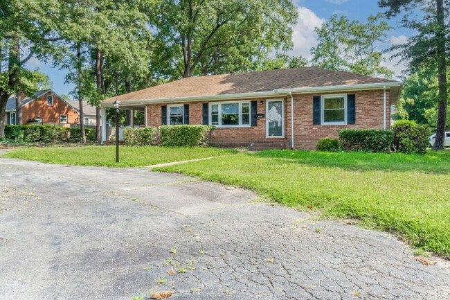 Photo - 5800 Fitzhugh Ave