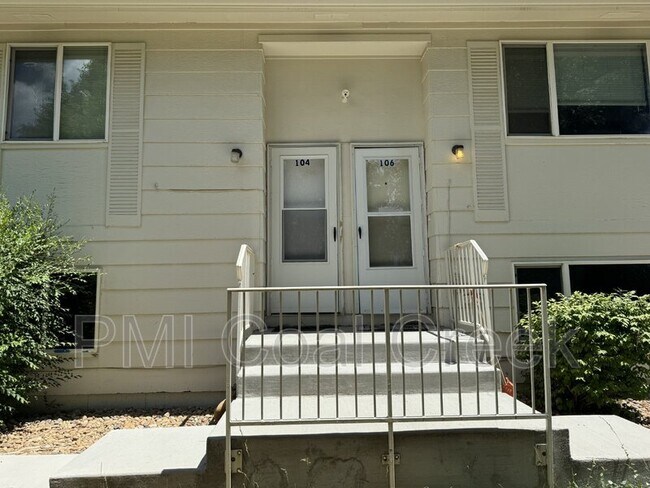 Photo - 104 Judson St