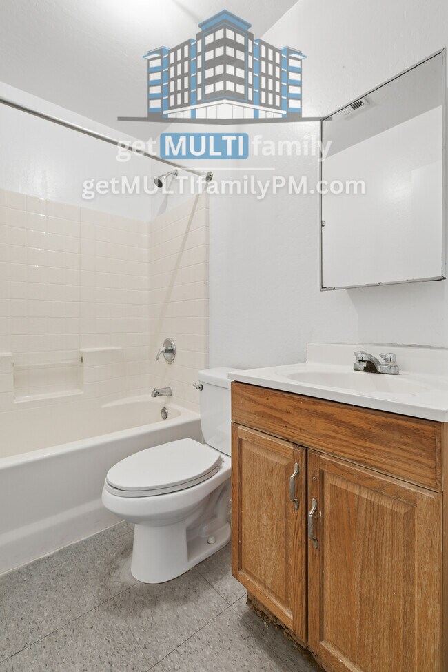 Photo - 1331 E Pueblo Ave Unidad 2