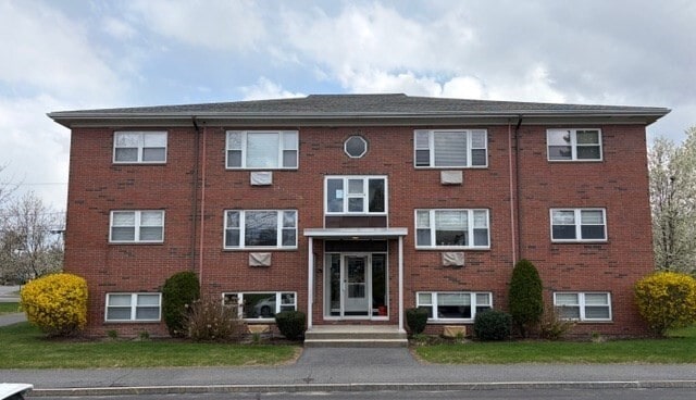 Building Photo - 31 Warren St Unit 1-1