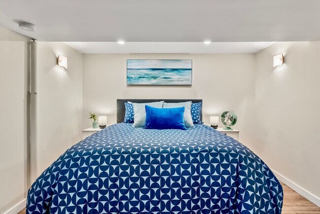 Photo - 7916-7936 36 Ave NW Unit ID1303236P