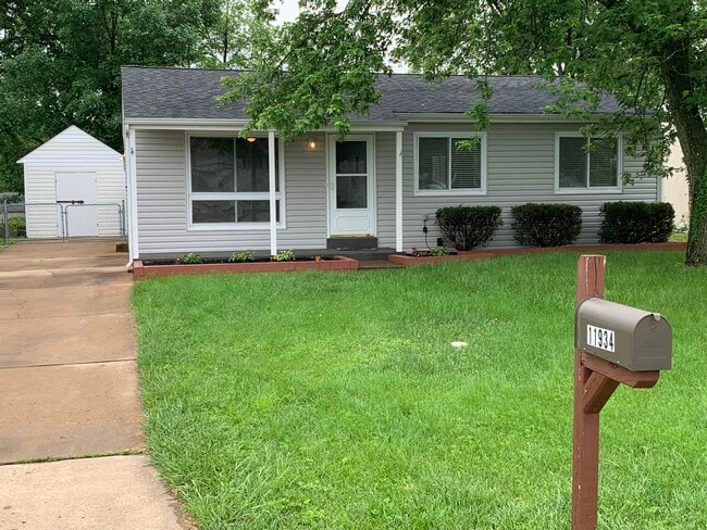 Front - 11934 Holly Brook Dr