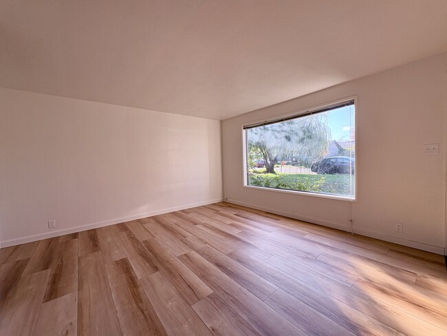 Photo - 2835 Pearl St