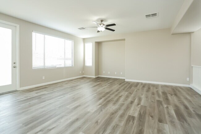 Photo - 5952 Post Mountain St