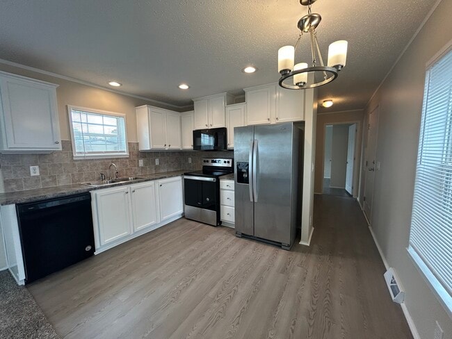 2341 Oakgrove Dr