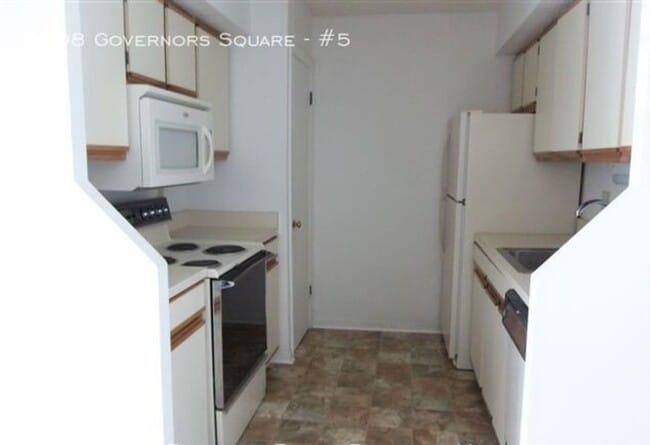 Photo - 2 bedroom/ 2 full bathroom- Governor's Square Unidad 5