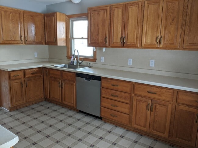 Building Photo - 8726 Portland Ave S Rental