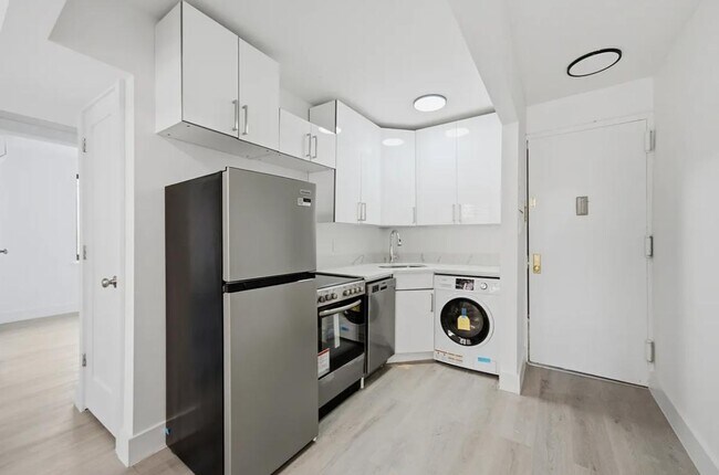 300 E 96th St Unit 3E