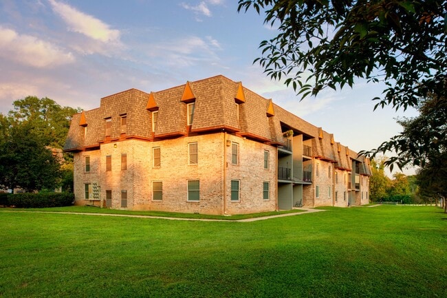 Building Photo - 2118 Grafton Dr Unit 46