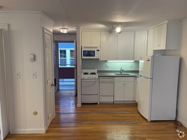 Building Photo - 1691 Cambridge St Unit 12 Rental