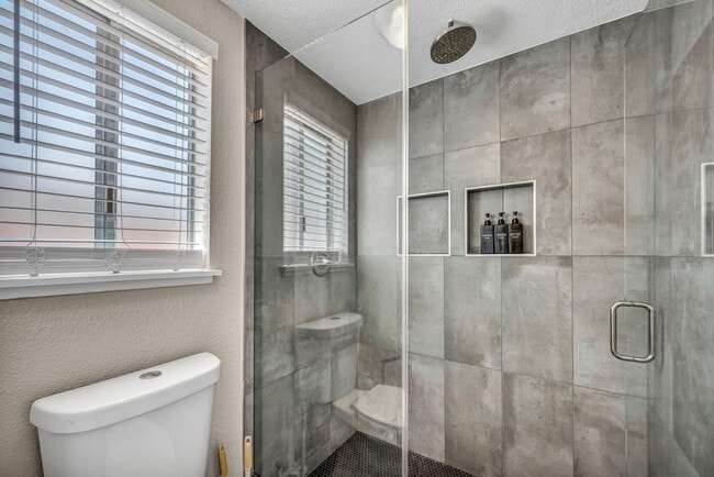 Photo - 3 Bed FULLY FURNISHED Pool Home