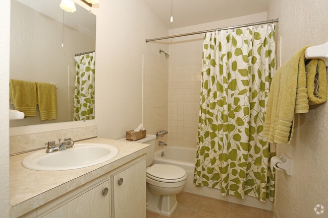 Large bathrooms - Carlton Arms of St. Petersburg