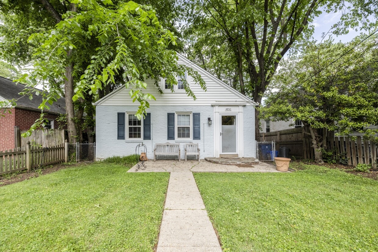 Photo - 4850 Crescent St (Bethesda, MD)