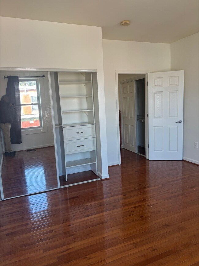 Photo - 2939 E Monument St