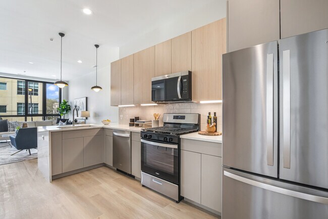 Photo - 5753 N Broadway