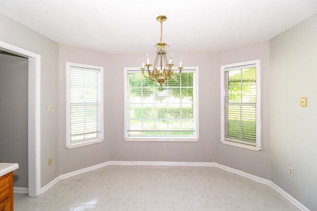 Photo - 498 W Tipton Lake Cir