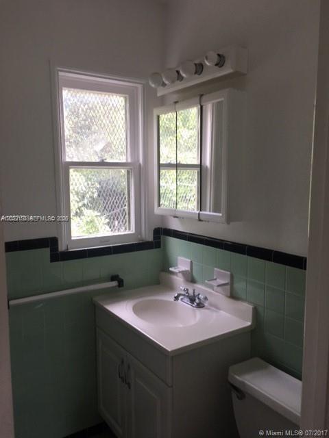 1002 SW 37th Ave Unit 3