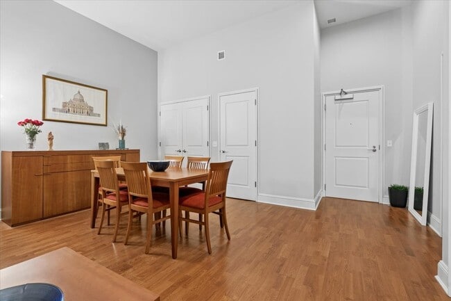 Photo - 850 N Lake Shore Dr Unit 408