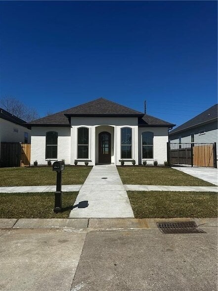 Building Photo - 2300 Pirate Dr Rental