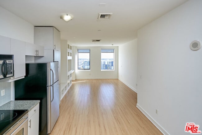 Photo - 3810 Wilshire Blvd Unit 809