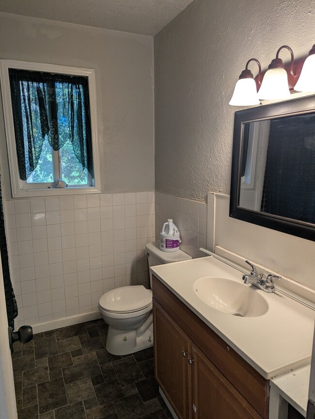 Photo - 506 Sawmill Rd
