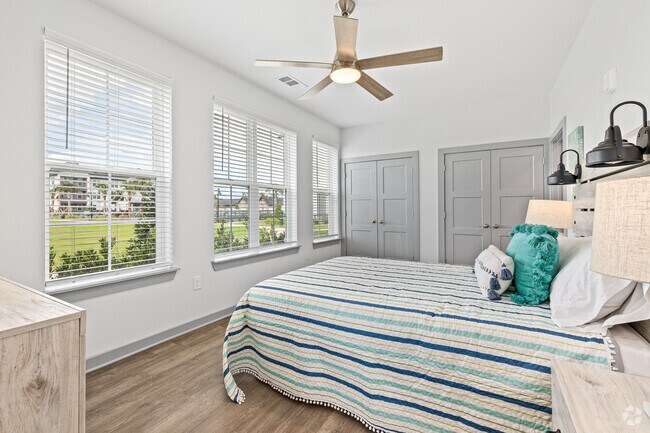 2BR, 2BA - 1,239SF