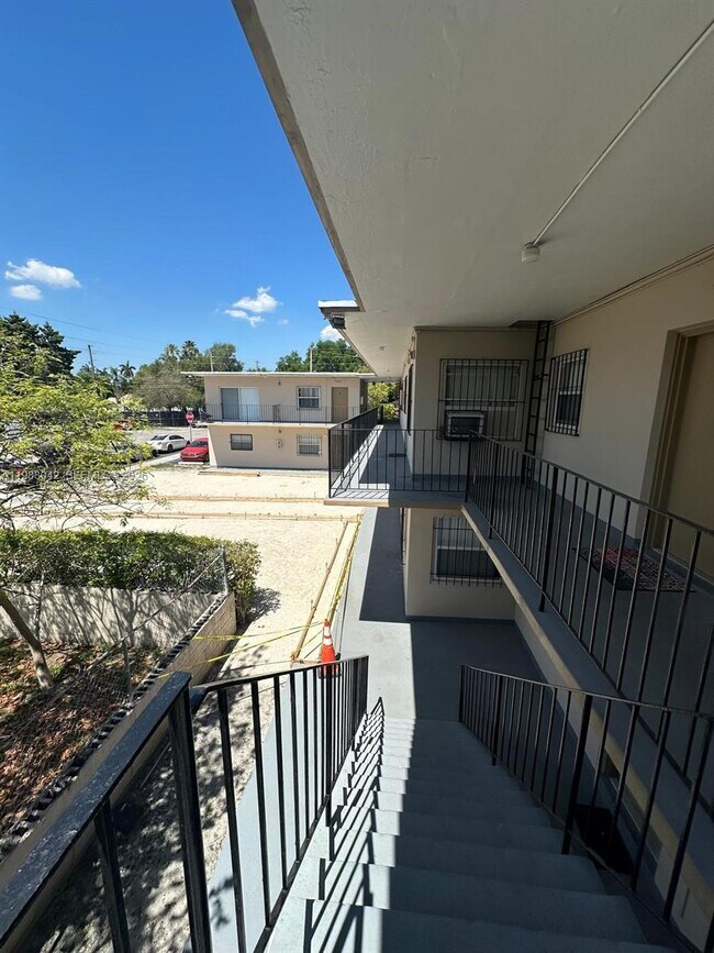 Photo - 100 NE 78th St Unit 6