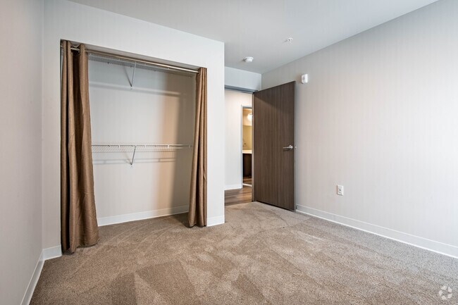 2BR, 1BA - 974SF
