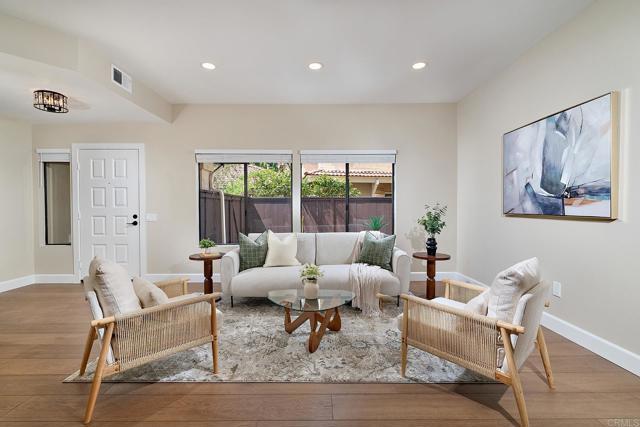 Photo - 3045 Greenwich St